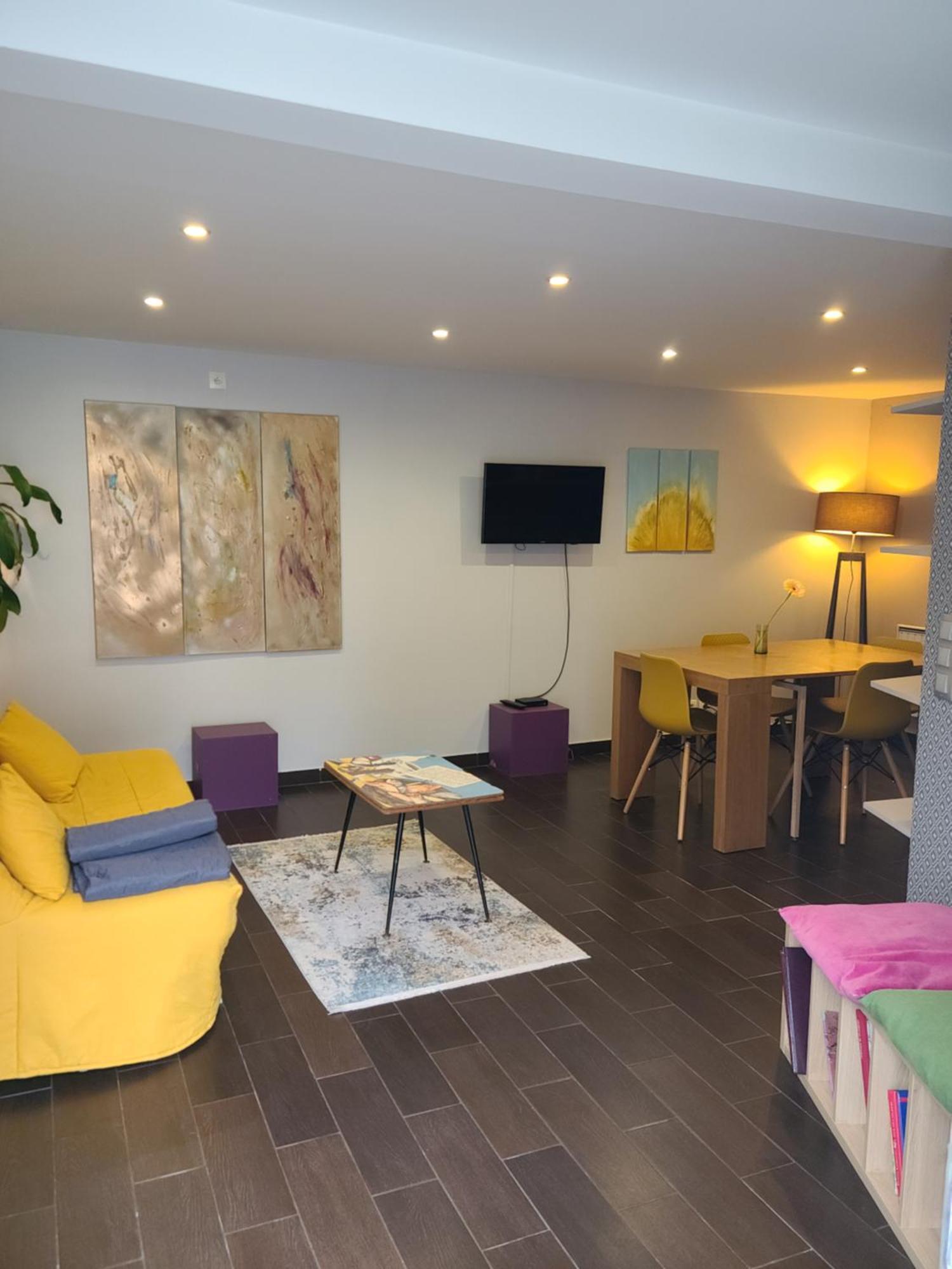 Douillet De 50 M2 Paris-le Raincy *